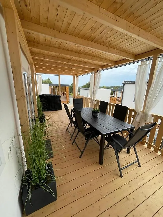Peony Villas 0*, Drage