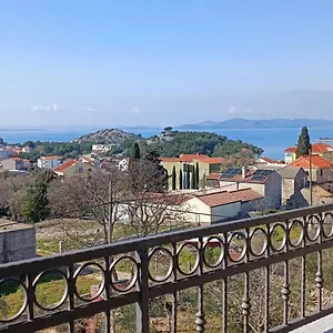 Apartman Dalmacija, Drage